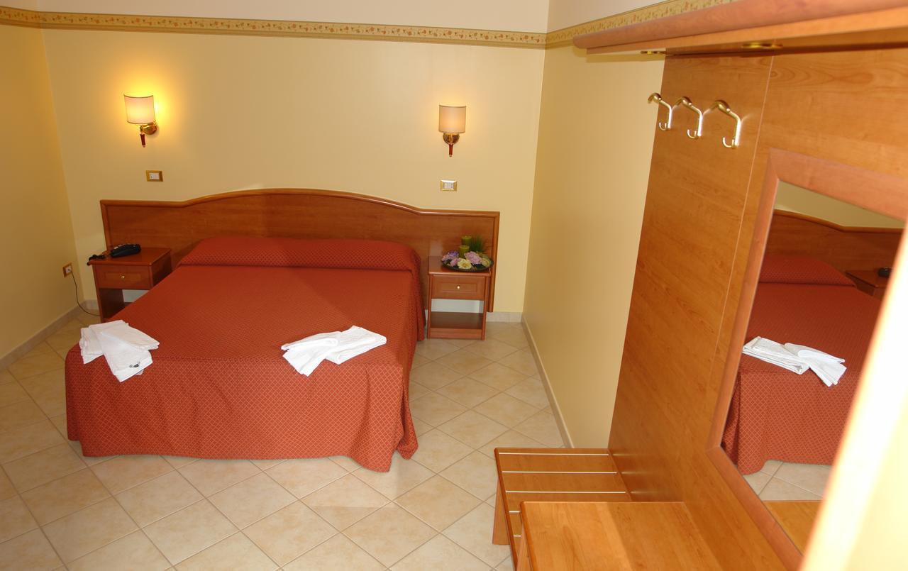 Hotel Rosamarina San Giovanni Rotondo Exterior photo
