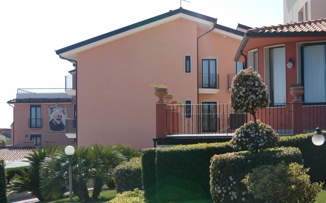 Hotel Rosamarina San Giovanni Rotondo Exterior photo