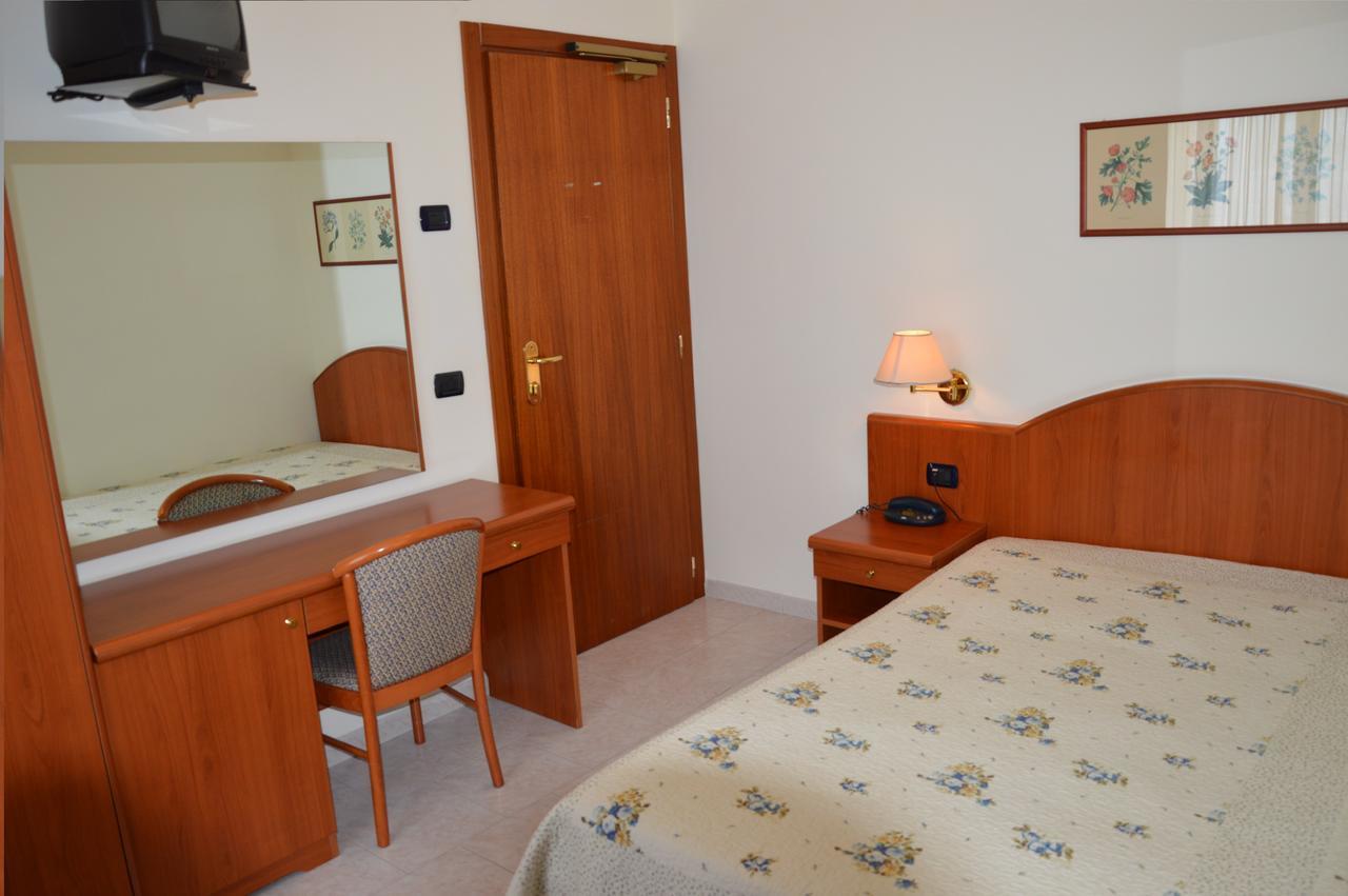 Hotel Rosamarina San Giovanni Rotondo Exterior photo