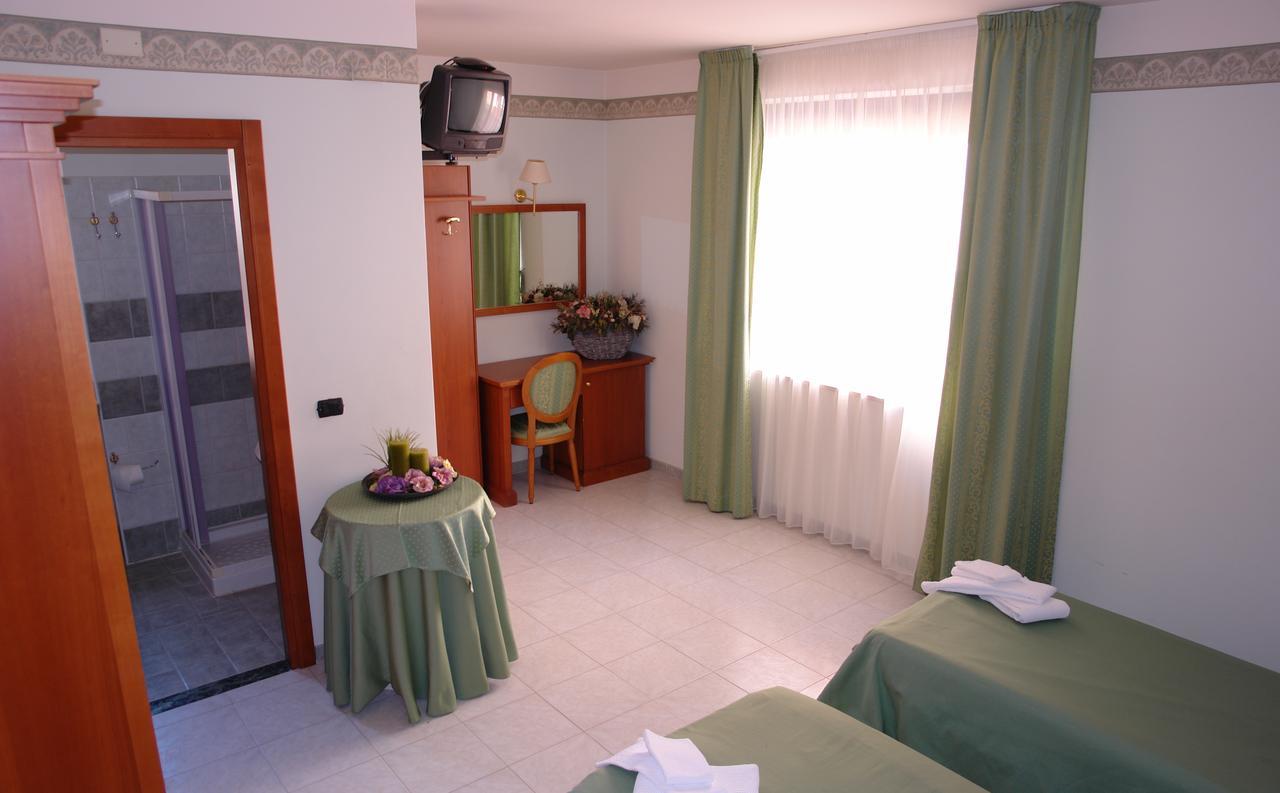 Hotel Rosamarina San Giovanni Rotondo Exterior photo