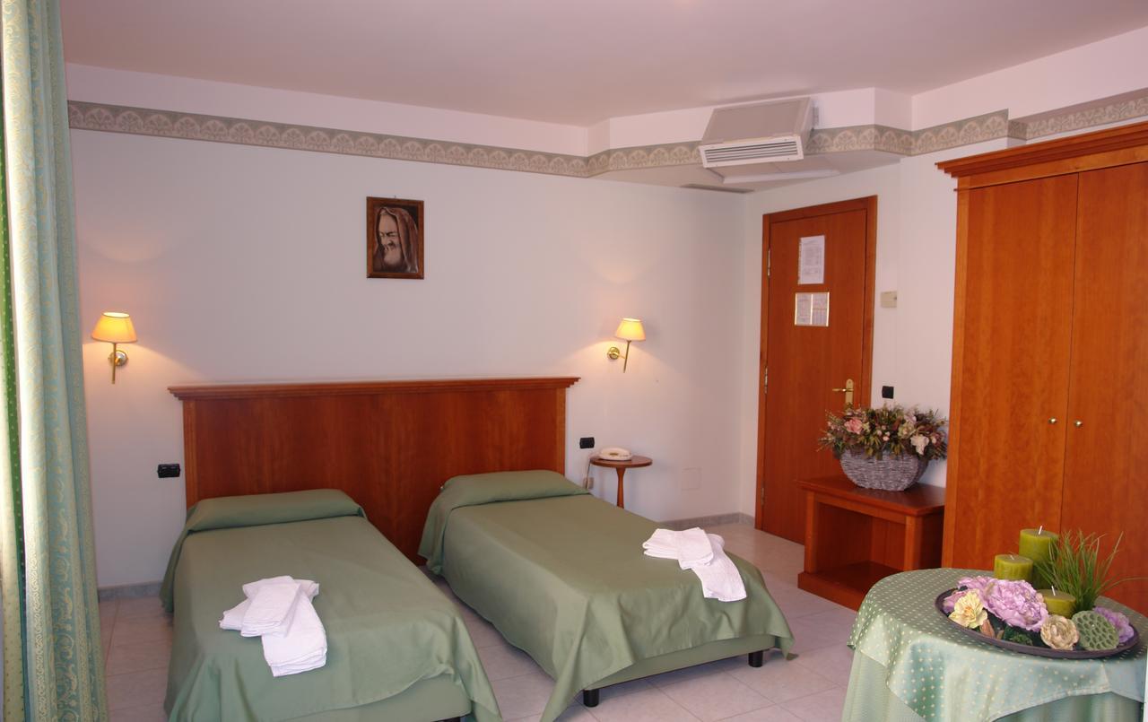 Hotel Rosamarina San Giovanni Rotondo Exterior photo